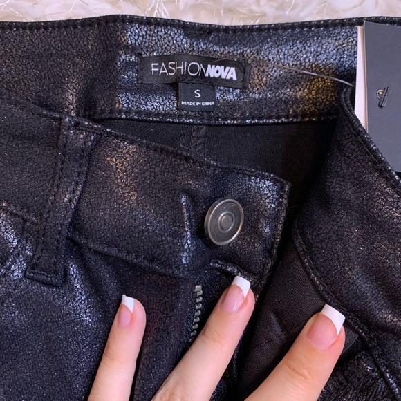 Black faux leather pants - Picture 5 of 10